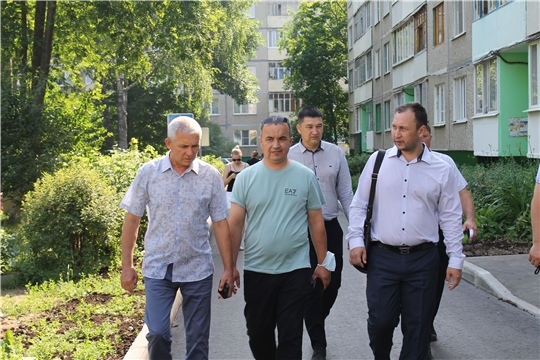 Специальная комиссия осмотрела ход работ по комплексному благоустройству дворовых территорий
