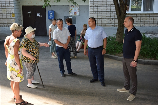 В Чебоксарах состоялась еще одна общественная приемка дворовой территории