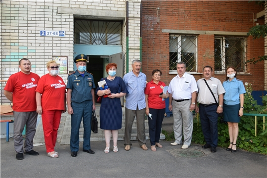 В столице Чувашии устанавливают автономные пожарные извещатели отдельным категориям граждан
