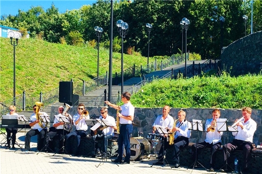 Сводный духовой оркестр города Чебоксары поздравил защитников морских рубежей с праздником