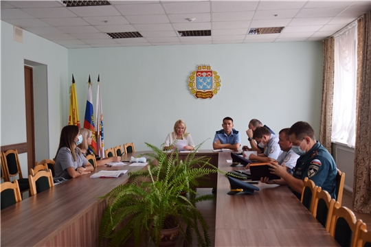 Представители правоохранительного блока обсудили оперативную обстановку в микрорайонах