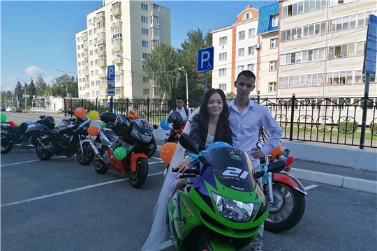 С начала года 340 пар скрепили свой семейный союз в администрации Московского района г. Чебоксары