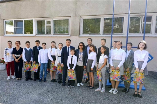 Гимназия № 1 г. Чебоксары стала площадкой проведения благотворительной акции «Соберем ребенка в школу»