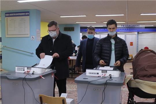 В Чебоксарах избирательные участки продолжают свою работу: в 20.00 часов начнется подсчет голосов