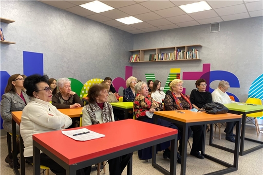 Почетный гражданин города Чебоксары Ираида Полбенникова встретилась со студенческой молодежью