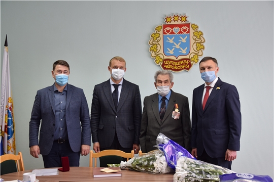 Вручение памятных медалей, посвященных 80-летию строительства Сурского и Казанского оборонительных рубежей