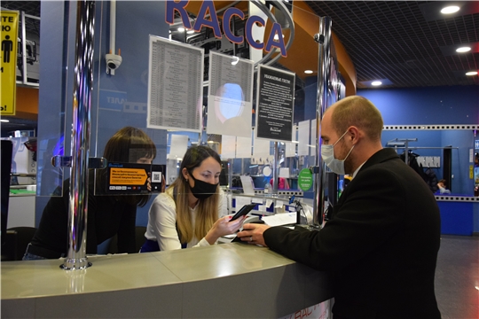 В Чебоксарах в организациях потребительского рынка проверили QR-код о вакцинации