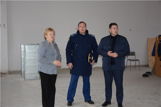 Специальная комиссия проверила ход капитального ремонта средней школы № 27 и многоквартирного дома по ул. Гражданская