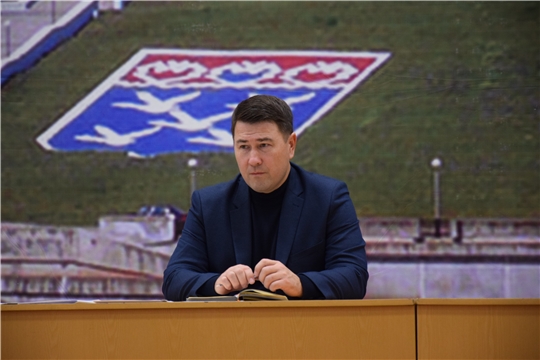 С обстановки по заболеваемости коронавирусом началось еженедельное рабочее совещание с руководителями структурных подразделений
