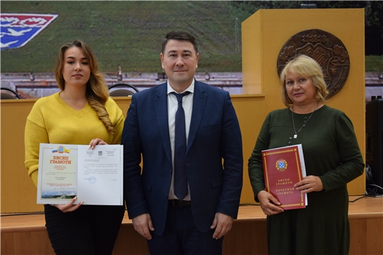 Концепцию новогоднего оформления и зимний спортивный сезон обсудили на совещании с муниципальными служащими