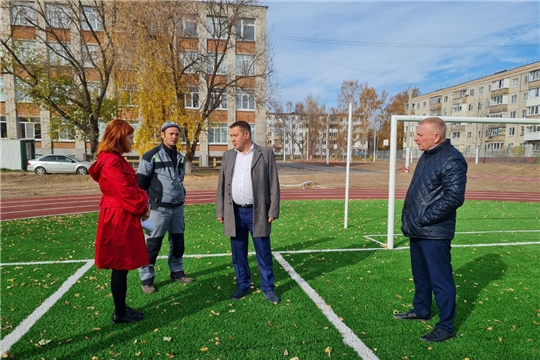 В Новочебоксарске завершается строительство плоскостного стадиона в рамках нацпроекта «Демография»