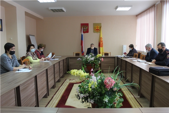 Глава администрации Порецкого района провел заседание антинаркотической комиссии