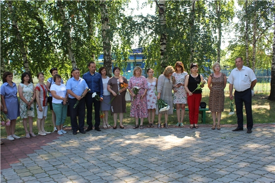 В День памяти и скорби в Шемуршинском районе состоялось возложение цветов к памятнику погибшим воинам в годы Великой Отечественной войны