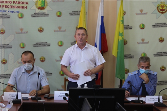 В Шемуршинском районе прошел круглый стол: «О вопросах проведения вакцинации населения против COVID-19