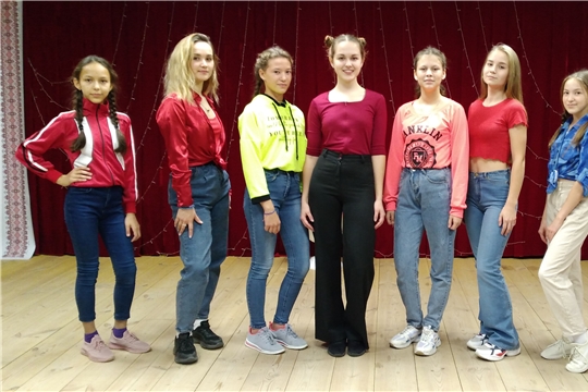 В Трехбалтаевском ЦСДК провели мастер-класс «Современная и эстрадная хореография»