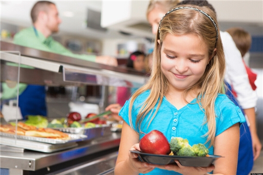 Школьное питание - залог здоровья подрастающего поколения.