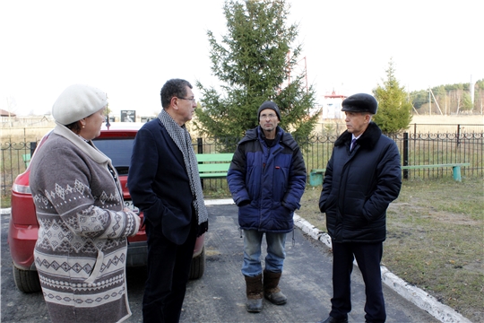 27 октября глава администрации Шумерлинского района Лев Рафинов ознакомился с финальными работами объектов Нижнекумашкинского сельского поселения