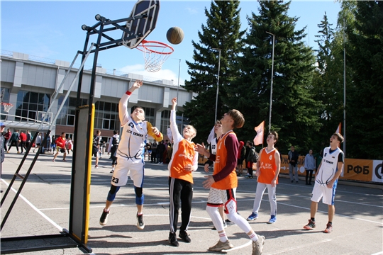 Разыграны медали Всероссийских соревнований по уличному баскетболу «Оранжевый мяч»