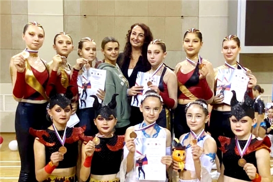 Сборная Чувашии по фитнес-аэробике показала высокие результаты на всероссийских соревнованиях в Самаре
