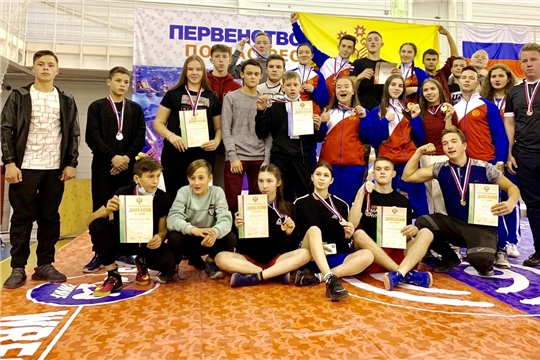 Масрестлеры Чувашии завоевали 19 медалей первенства России
