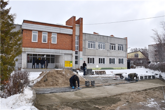 Министр В.Петров проверил ход капитального ремонта споритвного комплекса СШОР №5 им.В.Кочкова