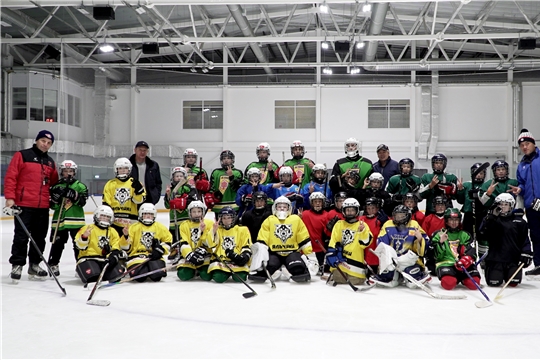 В рамках программы «Добрый лед» в Чувашии прошли тренировочные сборы для юных хоккеистов