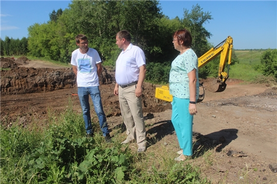 Ведутся работы по реконструкции водопропускной трубы на автомобильной дороге Урмары-Арабоси-Кудеснеры км 2 + 140 в Урмарском районе