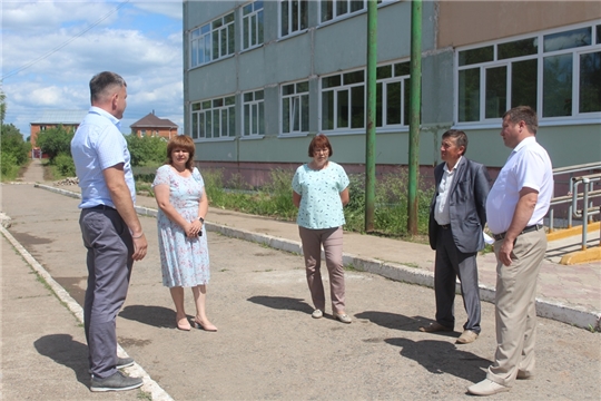 В новом учебном году Урмарская школа встретит учащихся в основательно отремонтированном и неузнаваемо преобразившемся здании