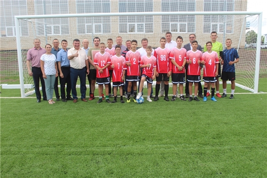 На футбольном поле п. Урмары состоялся спортивный праздник в рамках проекта "Детский спорт"