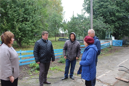 Д. Иванов посетил ряд образовательных учреждений района