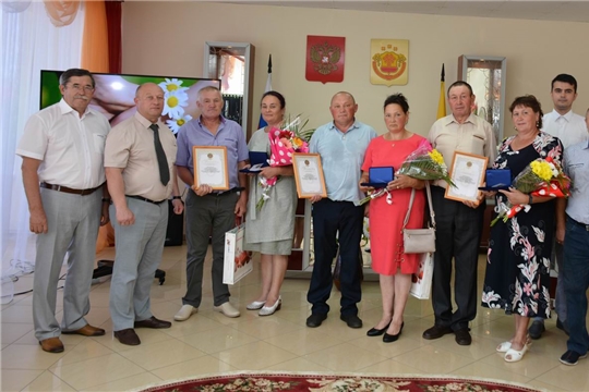 В православный праздник три семьи района удостоены награды "За любовь и верность"