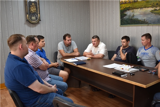 Глава Ядринской районной администрации проинспектировал ход ремонтных и строительных работ в образовательных учреждениях