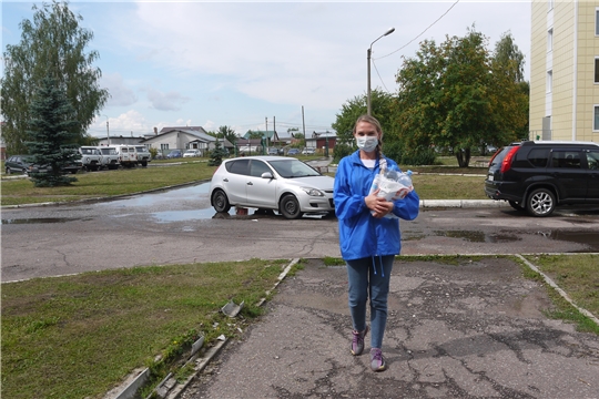 Волонтеры Ядринского района доставили питьевую воду в ковидный госпиталь Ядрина