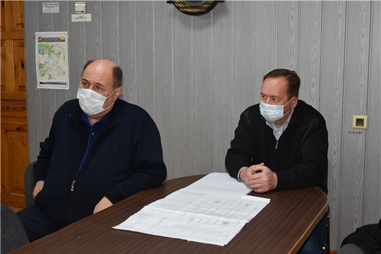 Глава Ядринской районной администрации Александр Семёнов проинспектировал ход капремонта школы №3 города Ядрина