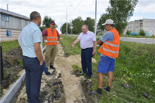 Глава администрации Яльчикского района Леонард Левый ознакомился с ходом строительных работ