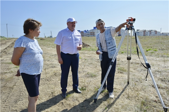 Глава администрации Яльчикского района Леонард Левый проинспектировал ход строительства объектов