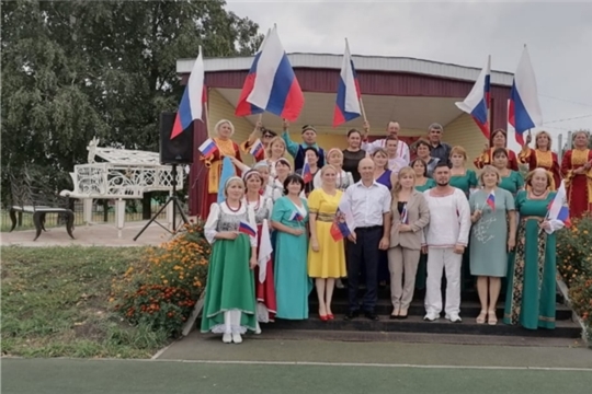 Праздничная концертная программа «Гордо реет флаг державный»