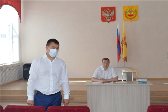 Внеплановое совещание по теме «Вакцинация населения Янтиковского района от COVID-19»