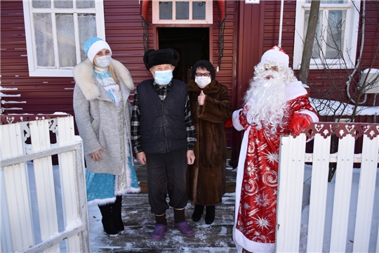 Ветеранов Великой Отечественной войны поздравили с наступающим Новым годом