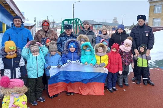 В Чуварлейском детском саду «Колокольчик» прошла игра «Вместе с папой»