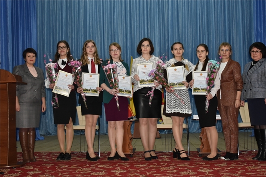Лучшим представителям молодежи Алатырского района заслуженные награды