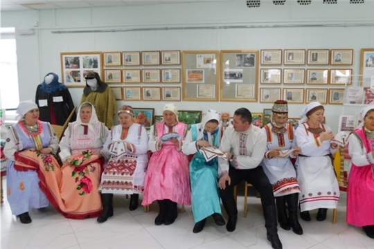 В Районном Доме Культуры прошла выставка работ, приуроченная Дню чувашской вышивки