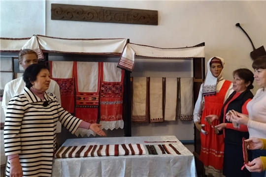 Открылась выставка «Узоры чувашской вышивки»  в Чувашско-Сорминском краеведческом музее