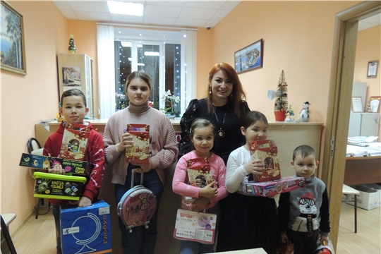 Нотариус Аликовского нотариального округа Чувашской Республики Екатерина Зайченко исполнила желание участников благотворительной акции «Елка желаний»
