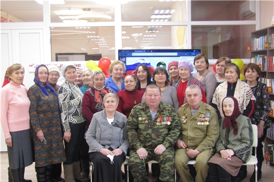 В Аликовской центральной библиотеке прошло очередное занятие «Школа старшего поколения». 
