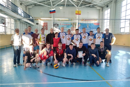 Прошел традиционный турнир по волейболу среди мужских молодежных команд Аликовского района