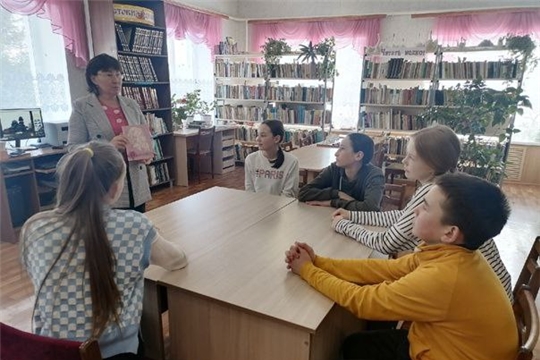 В Ефремкасинкой сельской библиотеке проведено цикл мероприятий «Живое слово мудрости духовной» ко Дню православной книг
