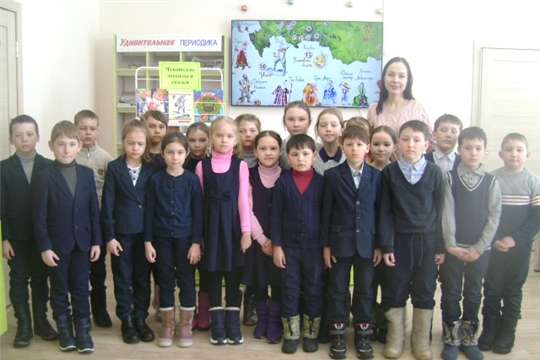 Сотрудники Аликовской детской библиотеки провели литературный час «Улып земли Чувашской»