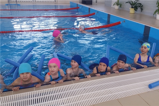 Учащиеся начальных классов МАОУ «Чувашско-Сорминская СОШ» получают уроки плавания в ДЮСШ «Хелхем»