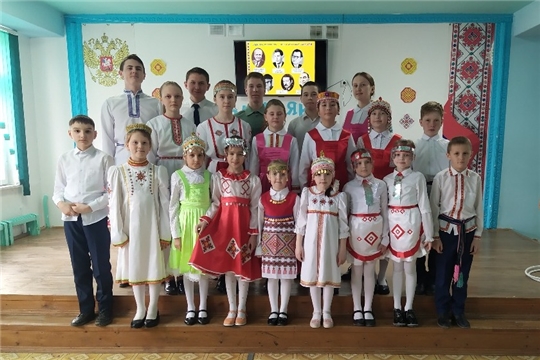 Чăваш Сурăм шкулĕнче «Элĕксем, ентешсем – пирĕн мухтавлă сăвăçсем» сăвă вулакансен конкурсĕ иртрĕ